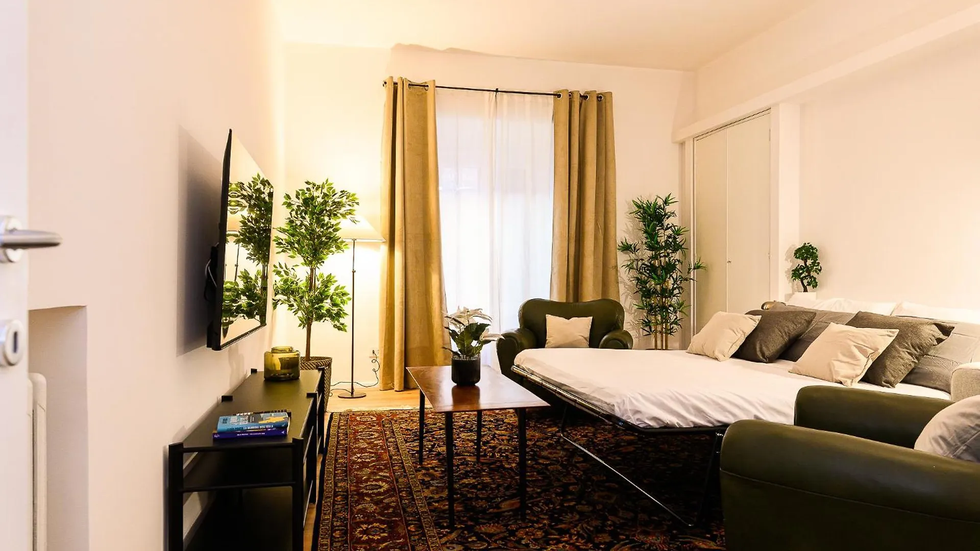 Central Near Vatican By Ndp Rent Rome Apartment
