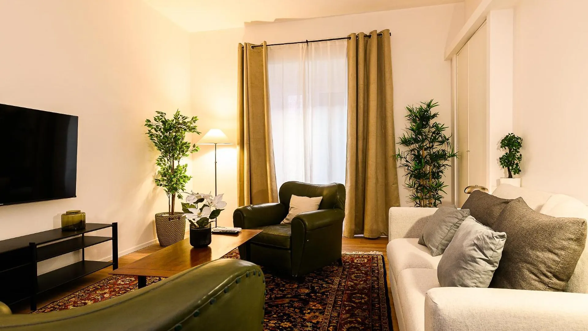 Central Near Vatican By Ndp Rent Rome Apartment